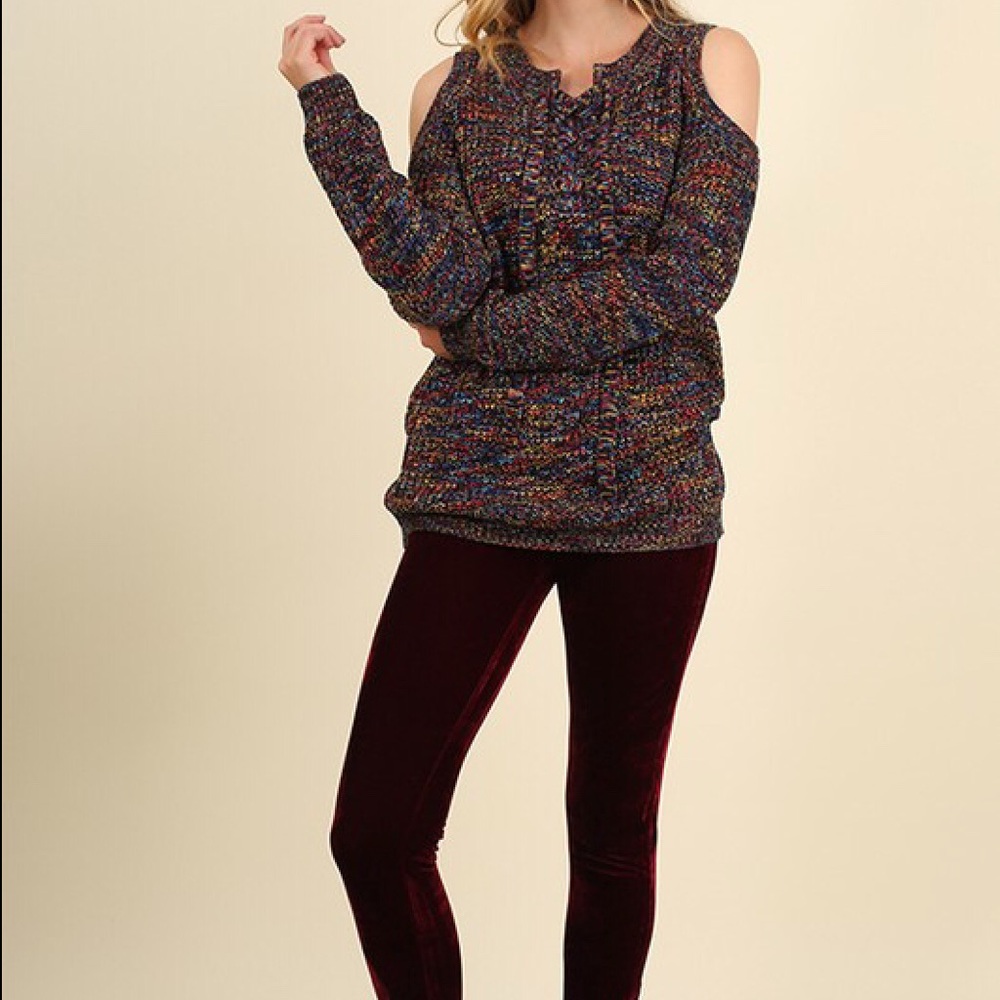 NWT! Umgee cold shoulder sweater